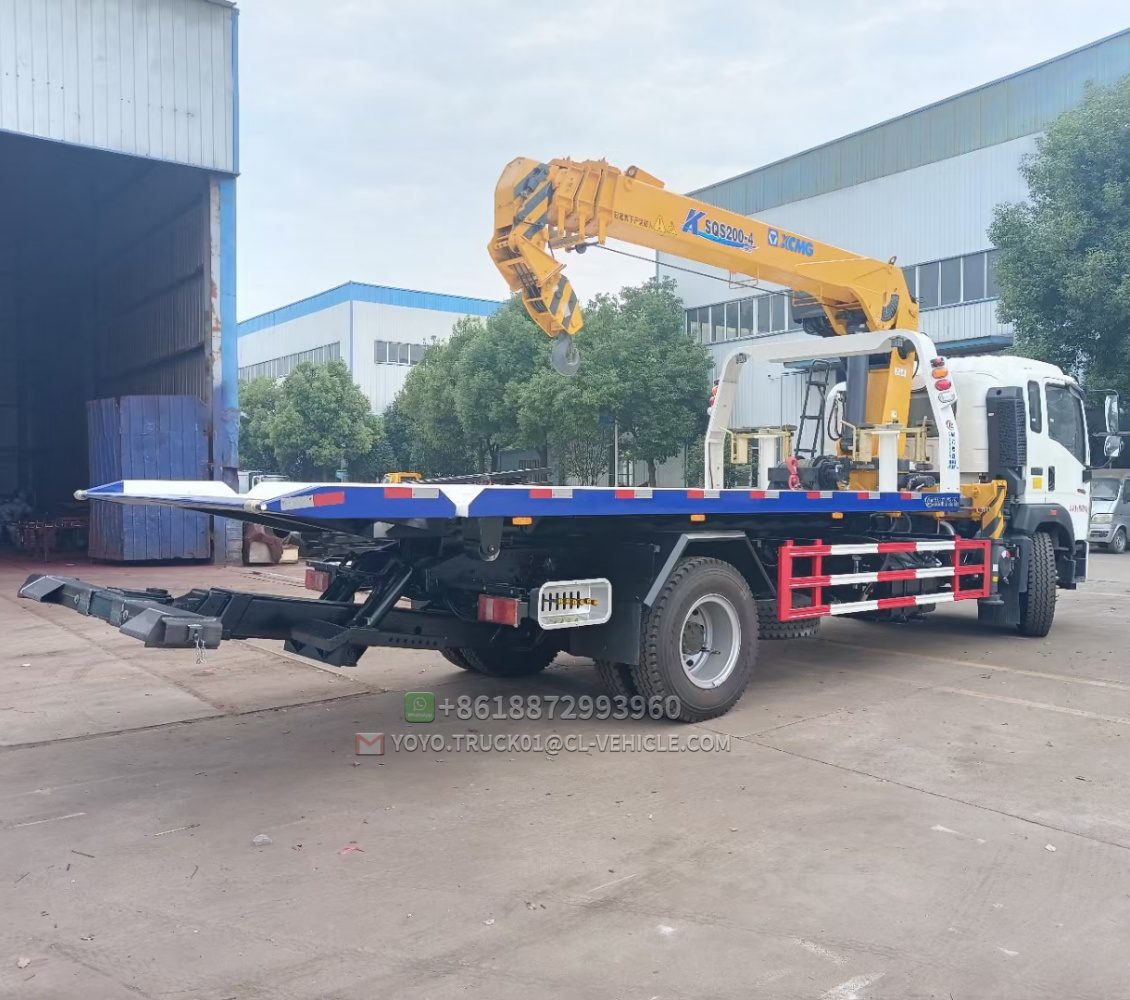 howo flatbed with crane 6