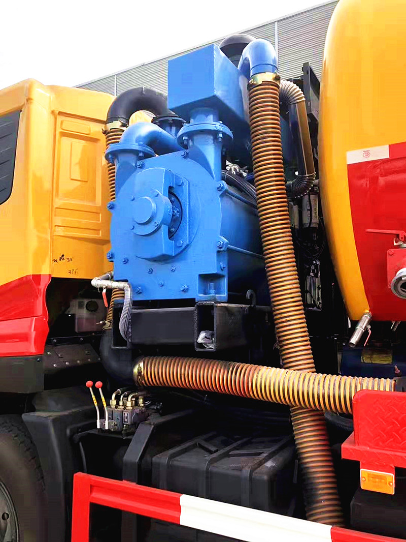 Dongfeng  Vacuum Sewage Suction Truck 3 Axles Faecal Sewage Cleaning and Suction Truck